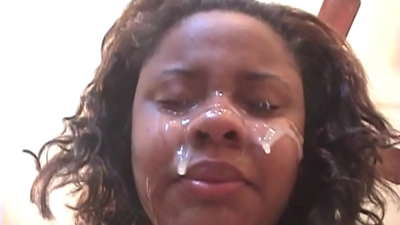 Tifla Brażiljana sewda tieħu cum fuq wiċċha wara sess anali b'dick kbir